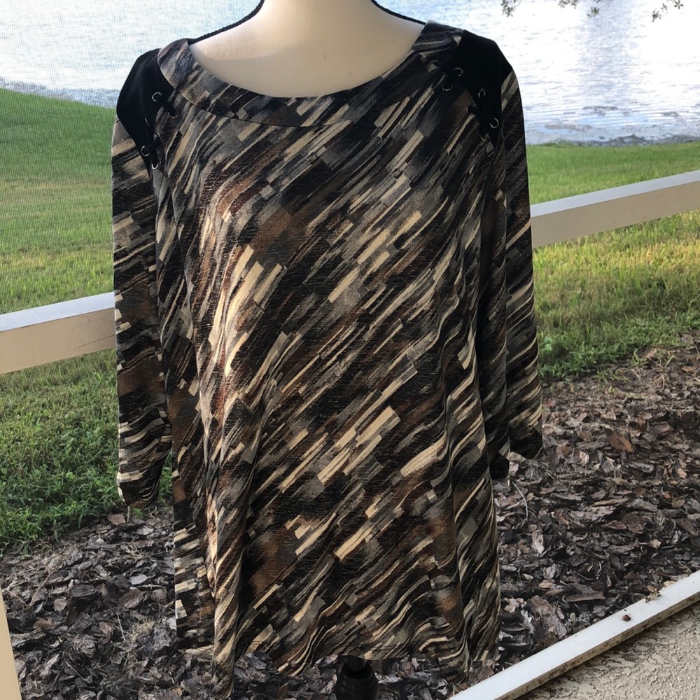 PerSeption Women’s Top/light weight sweater